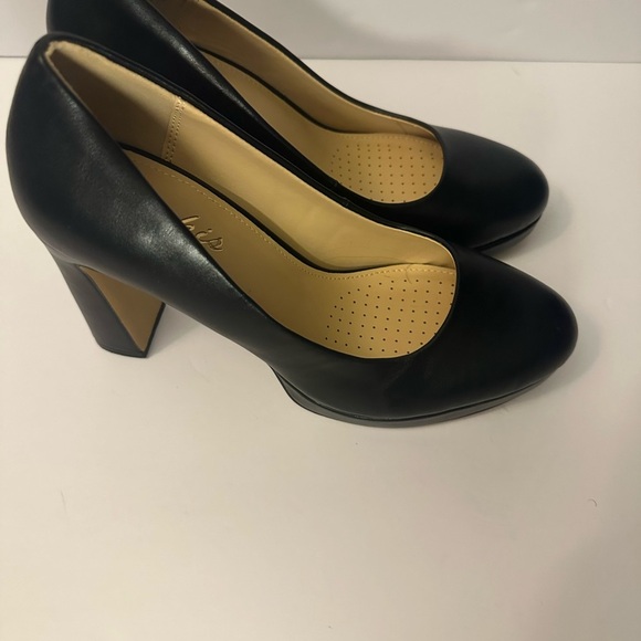 Aldo Black Classic Heels for Formal Wear - Picture 4 of 4
